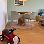 2-bedroom With Pool, Walk To & Town