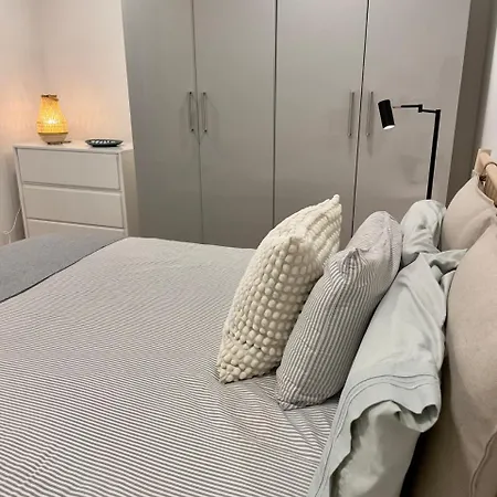 Apartman 2-bedroom With Pool, Walk To & Town *